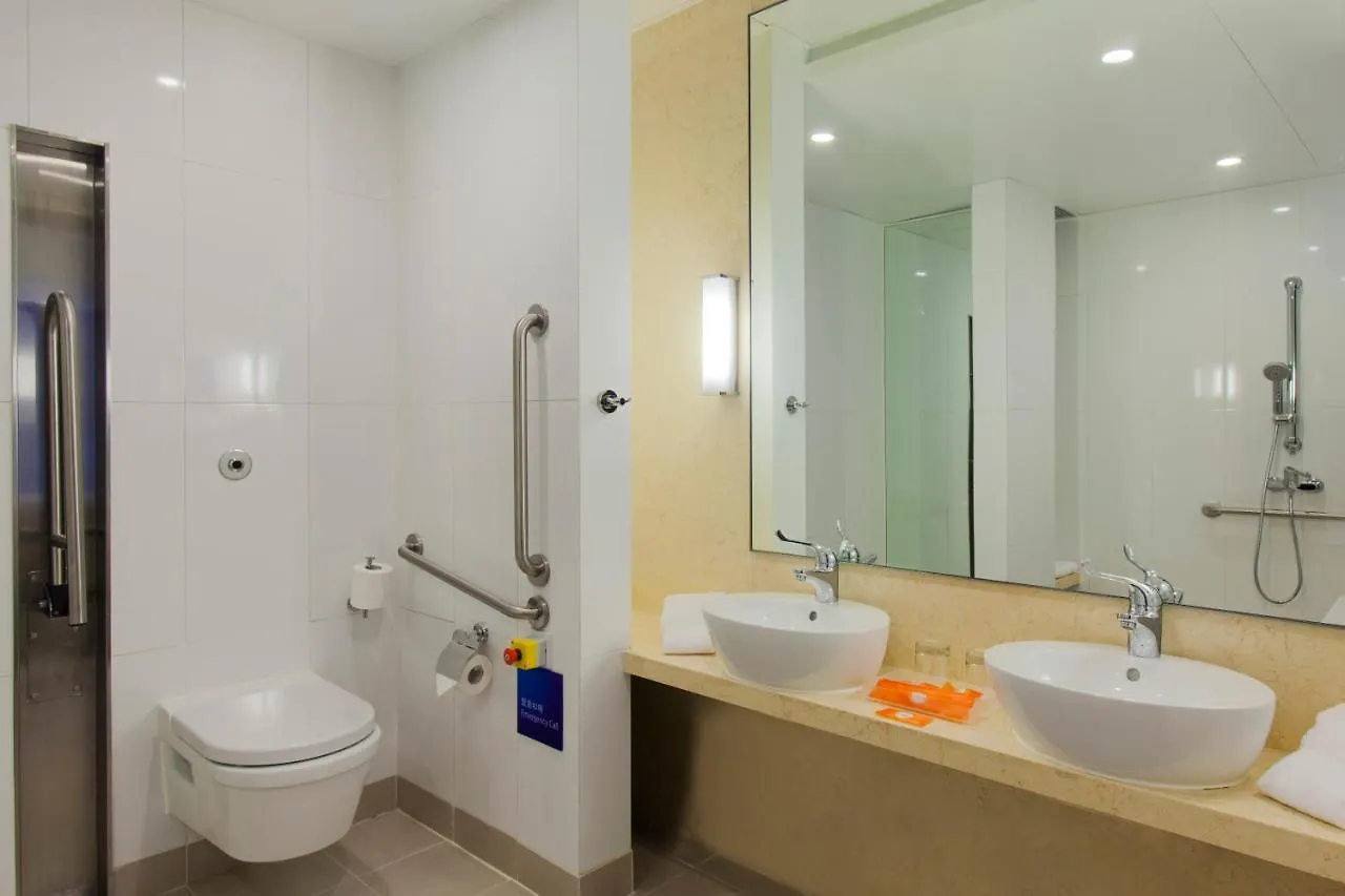 Holiday Inn Express Hong Kong Soho, An Ihg Hotel 3*,
