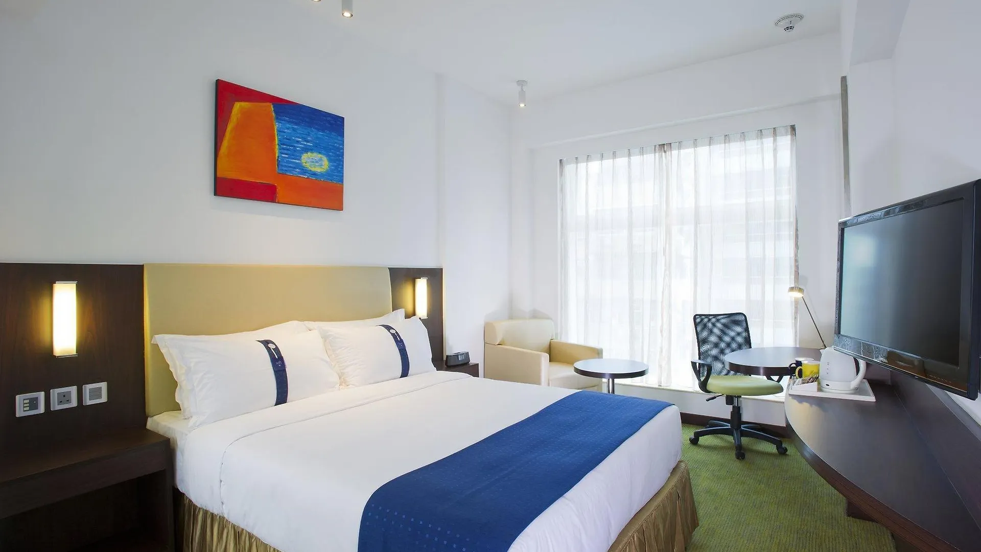 Holiday Inn Express Hong Kong Soho, An Ihg Hotel 3*,  Китай