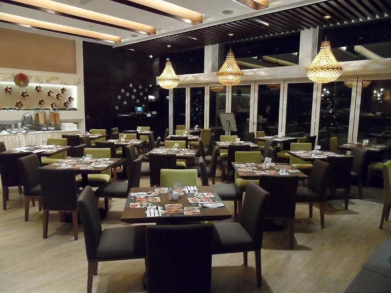 Holiday Inn Express Hong Kong Soho, An Ihg Hotel 3*,