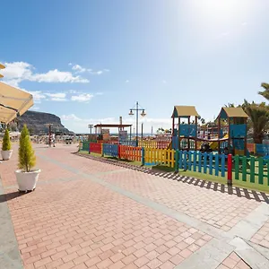 https://blue-sea-i.in-canary-islands.com